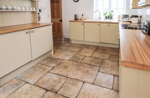 Low Newton Cottage | THE OLD POST HOUSE AT LOW STOTT PARK, pet friendly in Newby Bridge