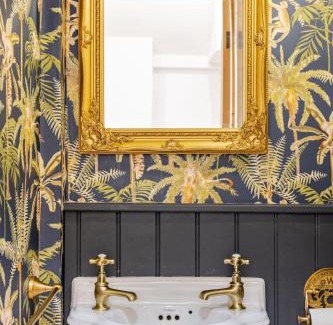 Winchcombe House | The Old Shop - Stylish Cotswold Cottage, Sleeps 6