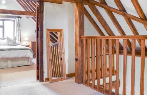 Thame House | The Old Stable - Meadowbrook Farm