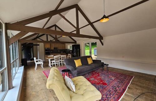 Barford St Martin House | The Old Stables - Self Contained Cottage - Hot Tub and Pool