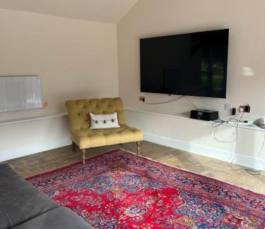 Barford St Martin House | The Old Stables - Self Contained Cottage - Hot Tub and Pool