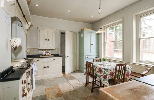 Leominster Cottage | THE OLD VICARAGE, family friendly, with open fire in Leominster
