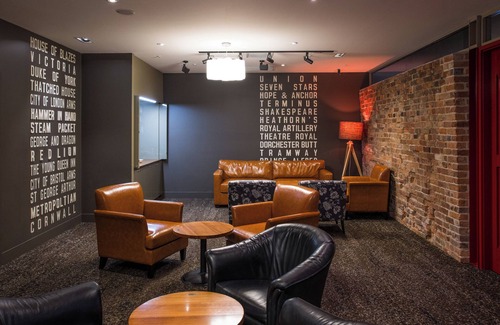 Sullivan's Cove Apartment | The Old Woolstore Apartment Hotel