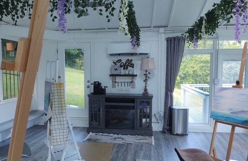 Hixson House | The Ole Pole Barn at Dry Creek Hideaways