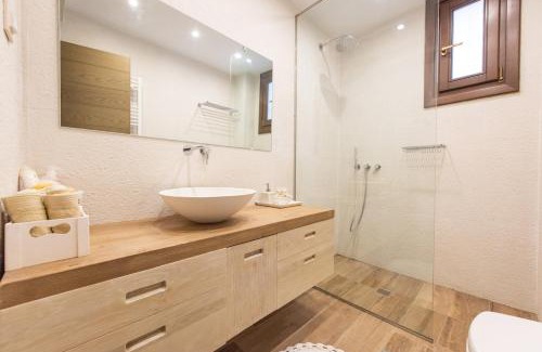 Koropi House | The Olive Home