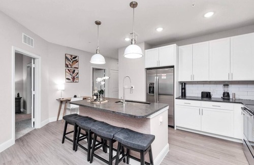 Clear Lake Shores Apartment | The Onyx Abode near Kemah Boardwalk and NASA