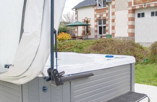 Saint-Bard House | The orangery in the grounds of Château de Chazelpaud