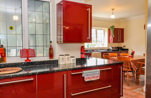 Northiam Cottage | THE ORCHARD, pet friendly, character holiday cottage in Peasmarsh