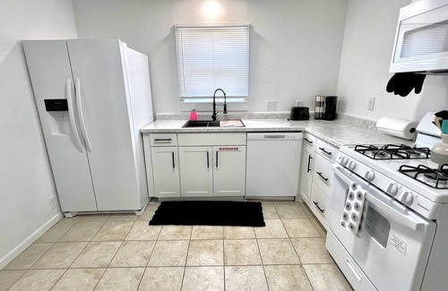 Joplin House | The Oriole: Cozy 2 Bed Home Mins Off Interstate