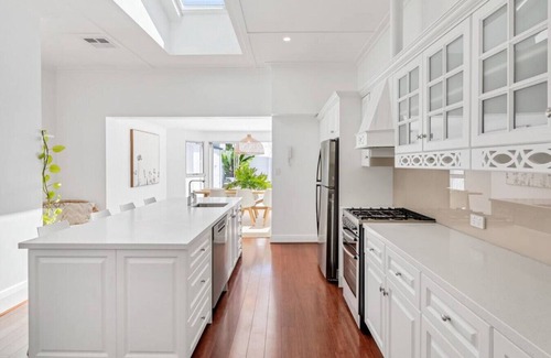 Glenelg South House | THE OSLO on Broadway with Pool - Villa 1