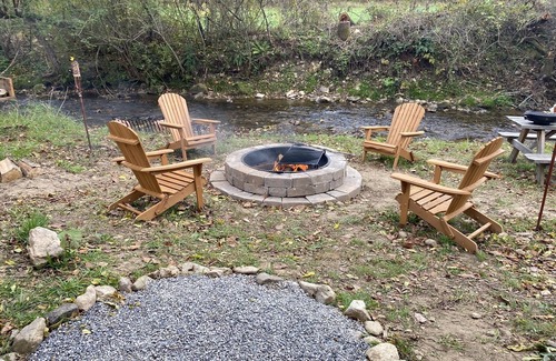 Clyde RV Rental | The Outpost at Ferguson Farms Glamping Tent