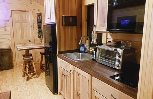 Wilson Creek Cabin | The Overlook Cabin near Grayson Highlands - Arcade & Theater