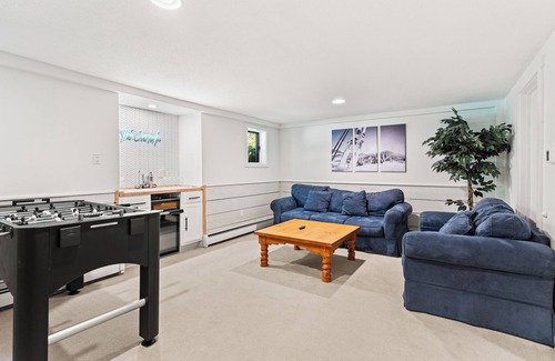 Killington Ski Chalet | The Overlook - Hot Tub, Game Room, 5min to MTN