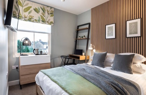 Oxford Apartment | The Oxford Lodge | Oxford Holiday Let | 6 Beds & Sleeps 12