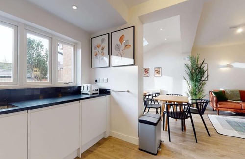 Oxford House | The Oxford Lodge Wadham Room