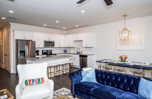Oxford House | The Oxford Presley - Luxury Townhome Minutes from Ole Miss and The Oxford Square