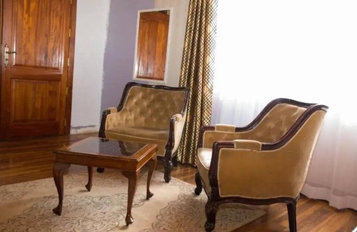 Nairobi Bed & Breakfast | The Palace Inn - twin room 4