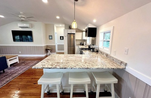 East Hill Apartment | The Palace Summary: T