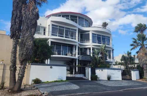 West Beach House | The Palace Twin Rooms