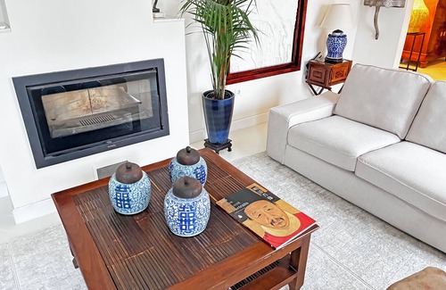 Alvito House | The Palm Tree House: Alentejo, Private swimming pool, 6 suites, Iconic Palm tree