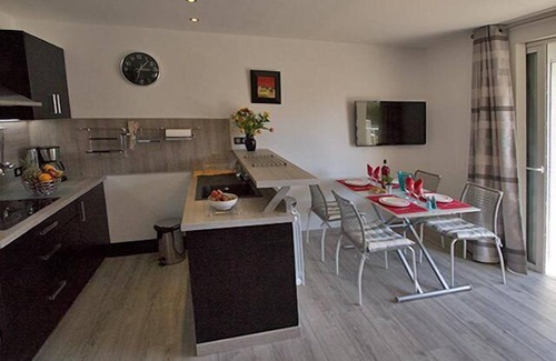 Cassis Apartment | The Panorama: View of the port, Cap Canaille and the castle 100 m from the port