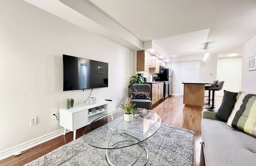 Downtown Toronto Cabin | The Pantages Suites