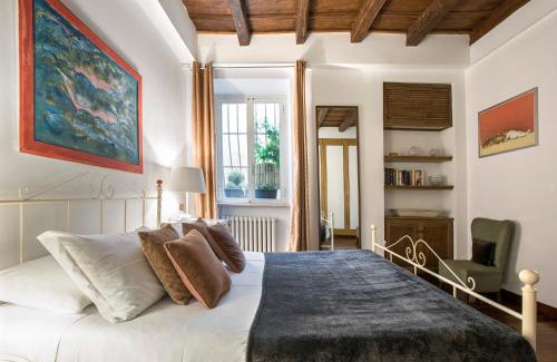 Rome City Centre Apartment | The Pantheon view in the heart of Rome