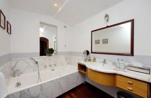 Rome City Centre Apartment | The Pantheon view in the heart of Rome