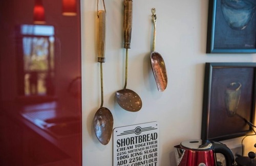 Upper Moutere House | The Paris Suite cottage on 7 acres Mapua seaside village