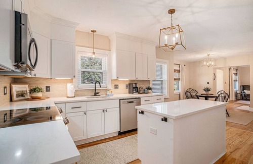 North Charleston House | The Park Circle Haven ~ Spacious 5br/4ba Home!