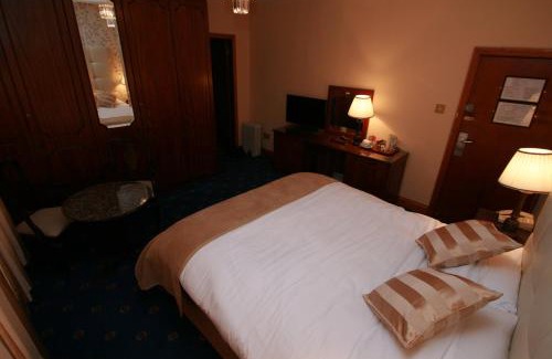 Dunmanway Hotel | The Parkway Hotel