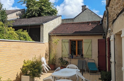 Sonchamp House | The patio at Sonchamp