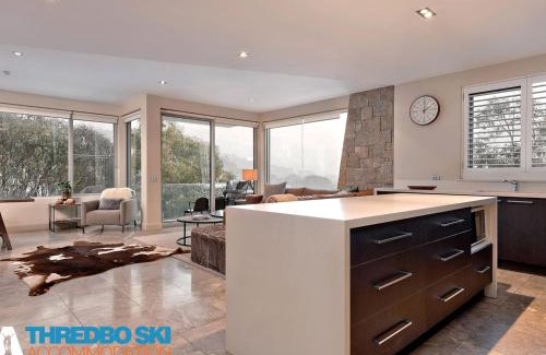 Thredbo Ski Chalet | The Peak 5