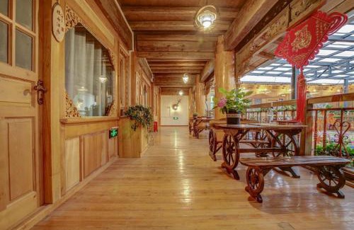 Shangri-La Hotel | The Peak Living