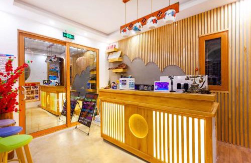 Shangri-La Hotel | The Peak Living