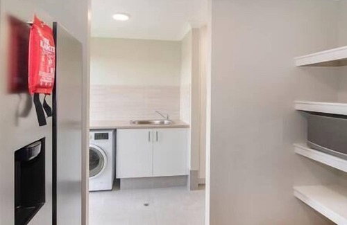 West Busselton House | The Pearl- 5 bedroom 5 Bathroom