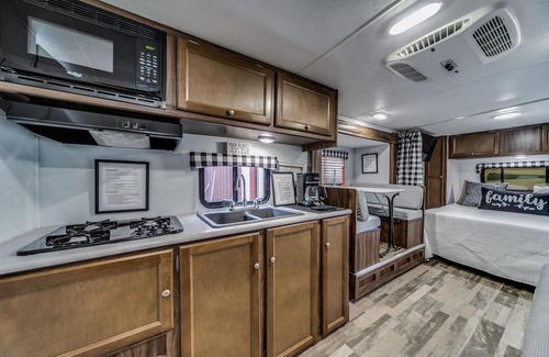 Boerne Cabin | The Pearl at Hill View -in the Texas Hill Country