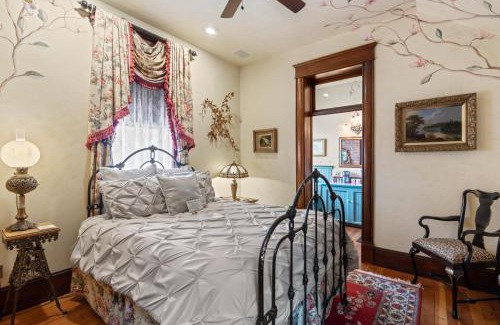 Historic Railroad District Hotel | The Peerless Hotel