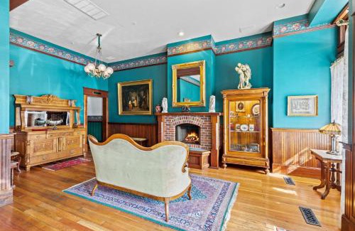 Historic Railroad District Hotel | The Peerless Hotel