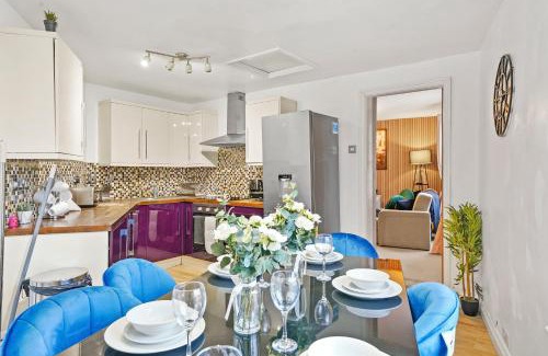 Bristol Floating Harbour Apartment | The Penthouse on Bristols Iconic Harbourside