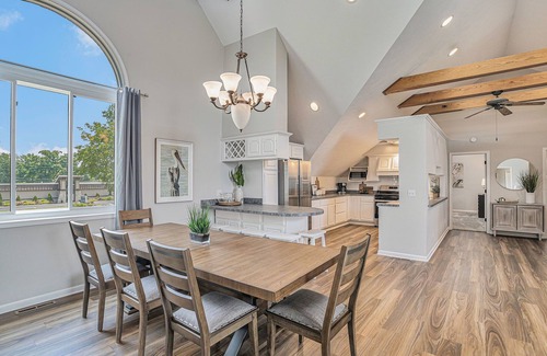 Stevensville Condo | The Penthouse | Wineries | Michigan Beaches