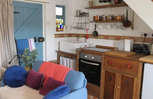 Lympstone Cottage | The Pepper Pot Sleeps 4 Sunlit Garden