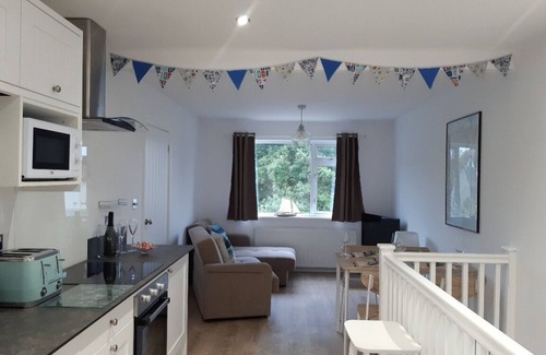 Brixham Apartment | The perfect Brixham getaway - with parking!