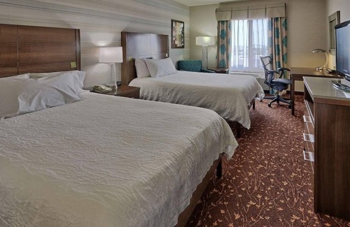 Albuquerque House | The Perfect Group Escape! 3 Roomy Units, FREE Parking, Near Albuquerque Sunport!