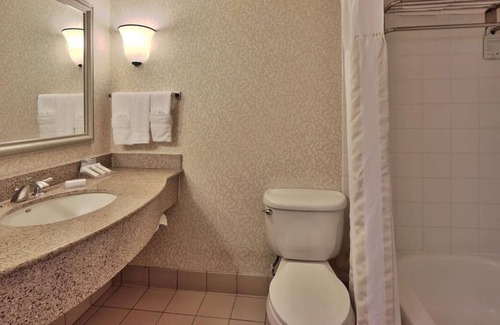 Albuquerque House | The Perfect Group Escape! 3 Roomy Units, FREE Parking, Near Albuquerque Sunport!