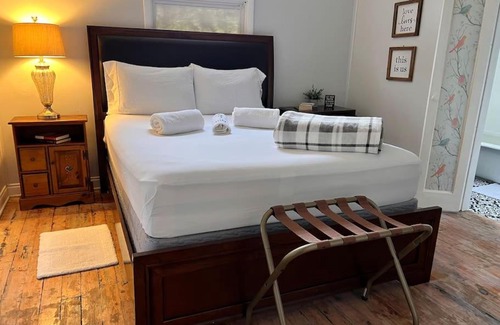 Umatilla House | The perfect Little Cottage for your gateway!