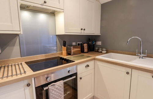 Scarborough Cottage | THE PHEASANTRY, pet friendly, with hot tub in Seamer, North Yorkshire