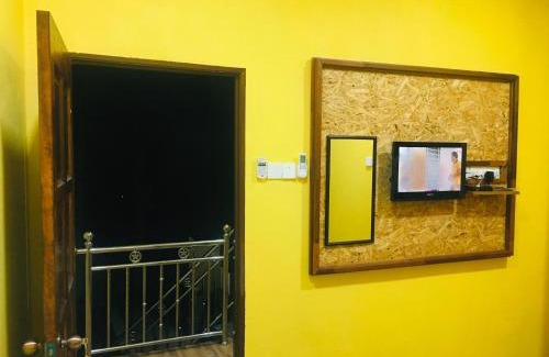 Kampung Semut Api House | The Pines Small Studio