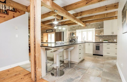 North Grenville House | The Pines Woodland Retreat with Pool and outdoor Pavilion