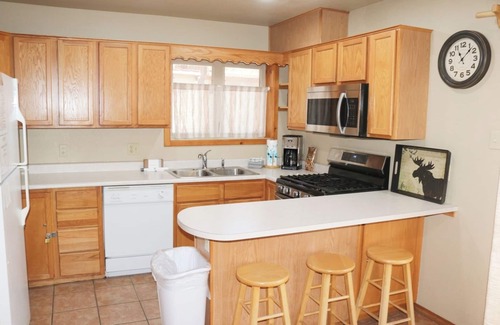 Red River House | The Pinion - In Town - New Property - On the River - Washer/Dryer